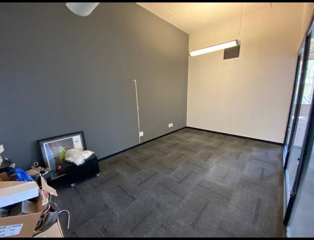 860M² OFFICE TO LET IN PAARDEN EILAND